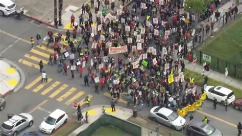 No progress between Oakland teachers, school district as strike continues for third day